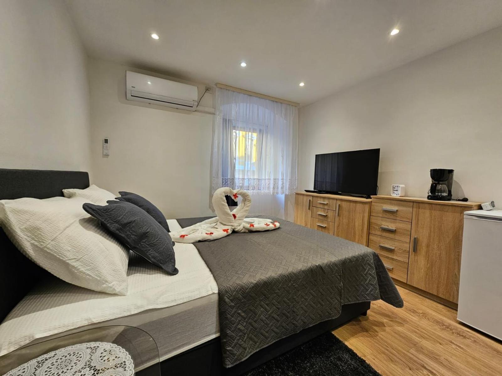 Centar Ri-Room غييكا المظهر الخارجي الصورة